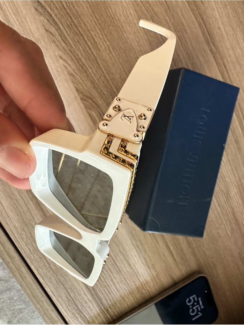 Louis Vuitton White Sunglasses with Gold Trim - Picture 8 of 8